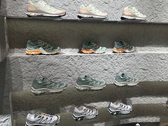 -SALOMON萨洛蒙(北京王府中环店)