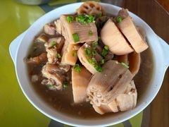 莲藕焖猪蹄-大赤坎肥仔强烧味海鲜餐厅(大赤坎店)