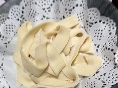 -红鼎豆捞·非遗鲍皇汤火锅(宝丰路店)