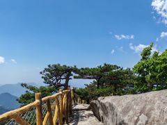 -罗田薄刀峰风景区