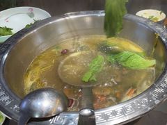 -乡土黄·鲜牛肉火锅·小龙虾(兴业街店)