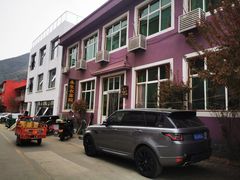 -百里峡七彩艺术小镇