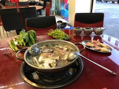 -老石黑山羊毛驴肉火锅(金凯广场店)