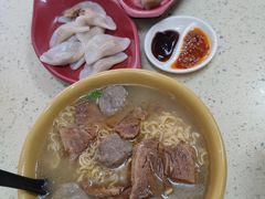 牛腩牛肉饼蟹黄面-娜姐海丰小吃