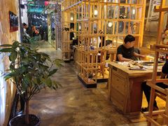 大堂-河坝烧烤串城(金达莱店)