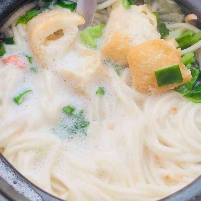 香麦园罐罐面-"起晚了,所以随便找点早餐吃,很多早餐店都.