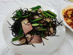 核桃花炒腊肉-乡土特色.冷锅鱼.牦牛肉汤锅