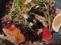 烟熏香草三文鱼蔬菜色拉-MIKAKU(万达广场上海宝山店)