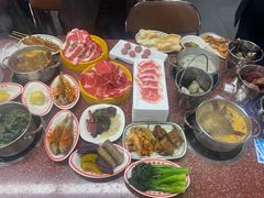 -四囍码头海鲜烧烤自助火锅(外滩南京东路悦荟广场店)