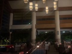 -亚龙湾喜来登·美景台大堂吧