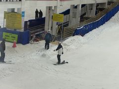 -乔波室内滑雪场