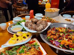 -有红鸡毛店·川菜(建设路店)