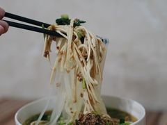三鲜米线-老字号杨坡红油米线腊汁肉夹馍(东四道巷店)