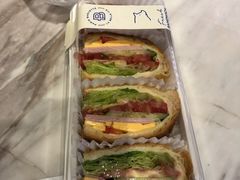 -巴黎贝甜(大宁国际商业广场店)