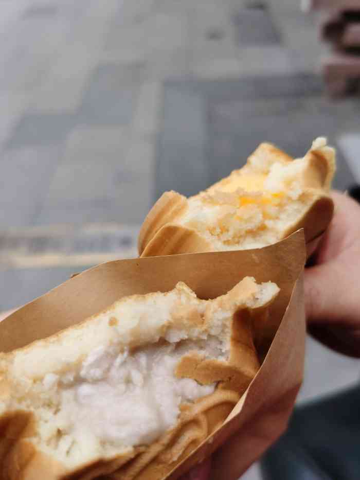 不贰巷台式茶点(弹子石老街店)-"咸蛋黄芋泥车轮饼 闻着还是满香的刚