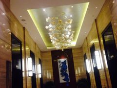 -华邑酒店·鲜艳全日自助餐厅