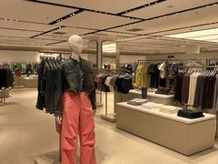 -URBAN REVIVO(七宝领展广场店)