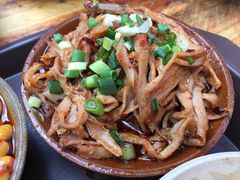 -董哥山城碗碗香(美专校街店)