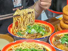 -楚东君•襄阳牛肉面牛杂煲(陆家嘴正大店)