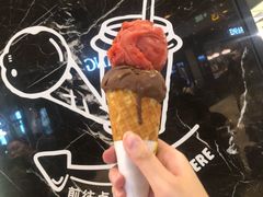 白咖啡咖啡酱和烤榛子-LUNEURS月乐诗·法式冰淇淋(环贸店)