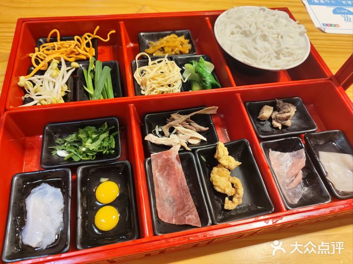 勺子米线·云南传统小吃市集(四方街店)图片
