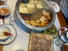 -乡土黄·鲜牛肉火锅·小龙虾(兴业街店)