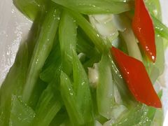 西芹炒百合-吴越荣记苏州菜·松鼠桂鱼100%活鱼现做(斜塘老街店)