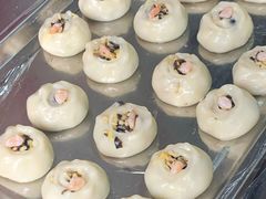 夏时令炒肉团子-昆艺糕团