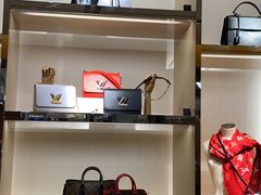 -乐蓬马歇百货公司(Rive Gauche)