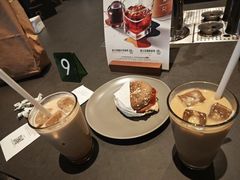 -星巴克臻选(上海合生汇1F店)