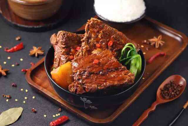 龙骨匠辣骨饭(涉外店)-"味道不错,关键分量十足!而且老板人很好,.