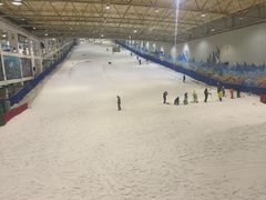 -乔波室内滑雪场