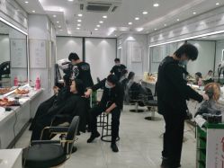-镁连社·美联社