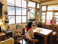 靠窗位-懒鱼时光馆(沙坪坝店)