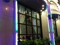 -愉肴麻辣香锅(中山路店)
