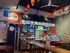 -爆炸头阿姨小四川正宗川味小吃(无任何分店)