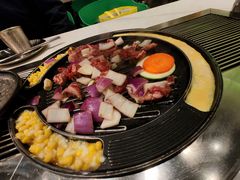 -山野的朋友露营炭火烤肉