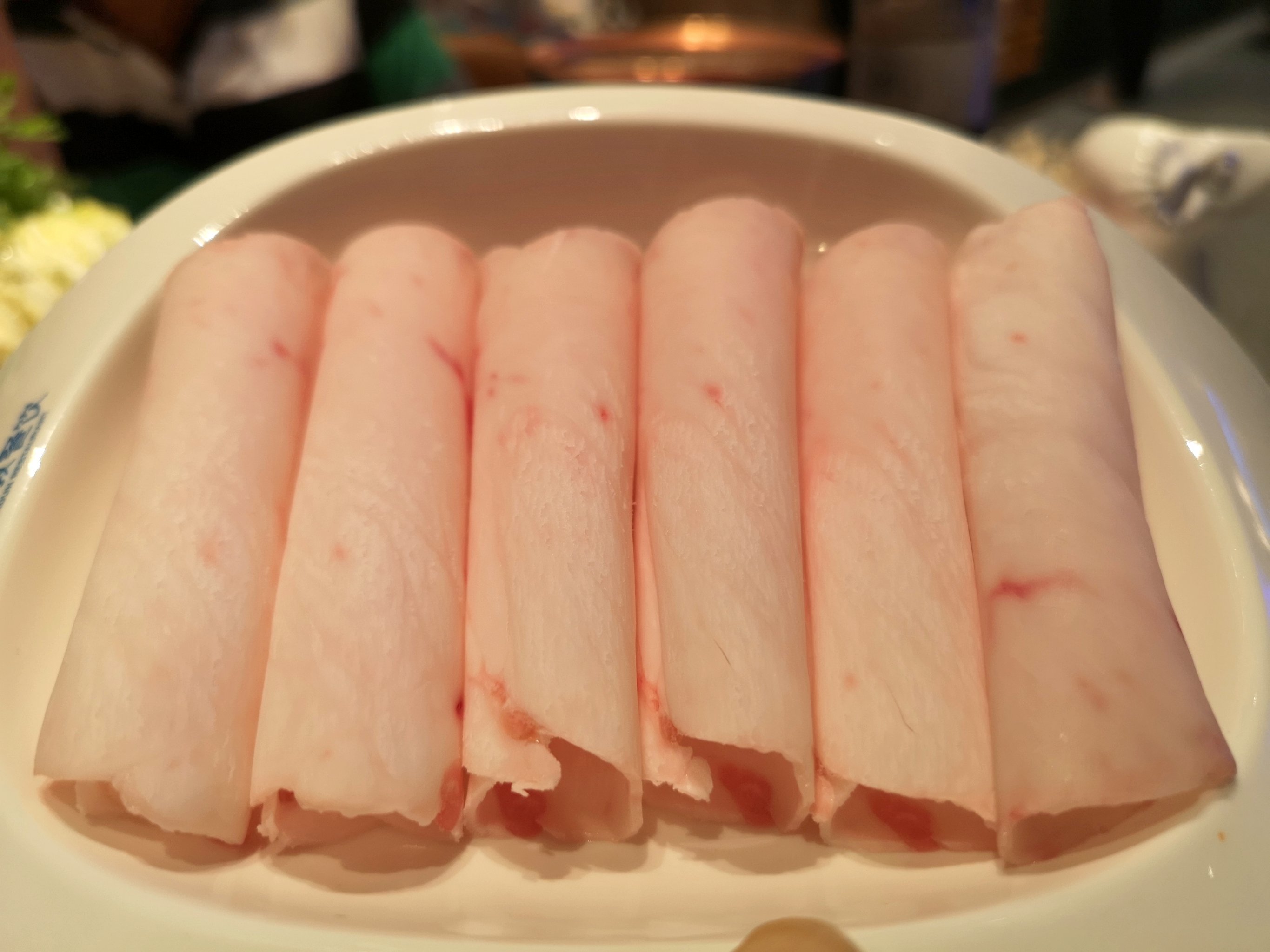 就在延安饭店旁边,非常醒目,位置好.地方-大众点评