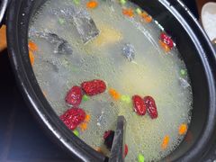 乌鸡汤-太平小镇主题餐厅徽宴府