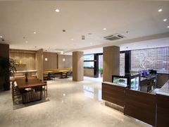 -汉庭优佳(上海娄山关路地铁站店)