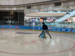 -冰纷万象滑冰场(二七万象城店)