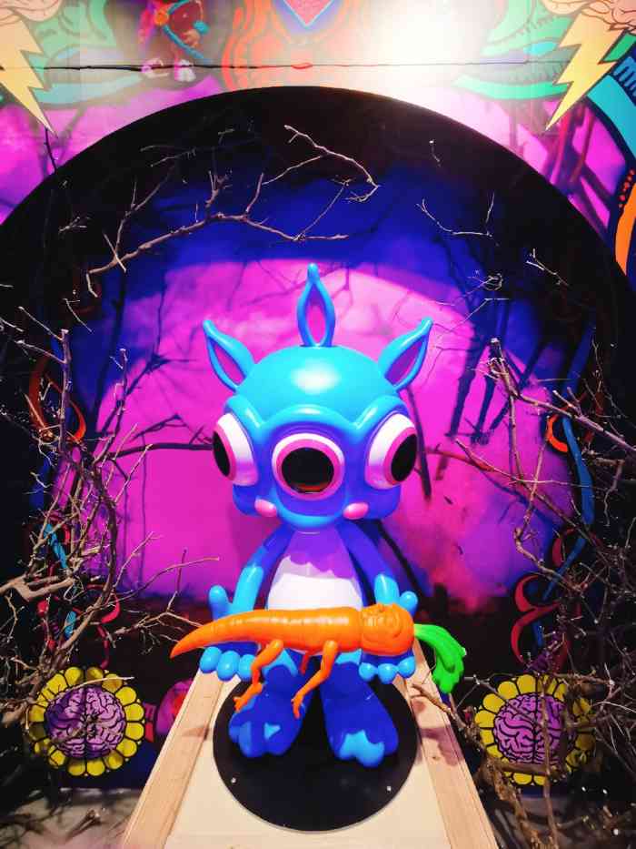 pop life快闪店-"好开心,抽中了 正常的肥胖麦当劳叔叔,好.