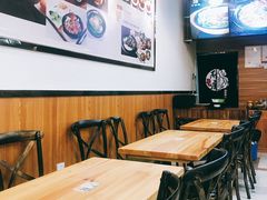 用餐区-忆食尚腊味煲仔饭(华南城店)