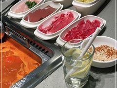 -海底捞火锅(曹安公路店)