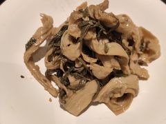 香椿拌面筋-丝路金桃·新疆菜(徐汇店)