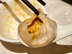 活拆蟹黄小笼包-成隆行·蟹王府(九江路店)