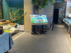 -绿草地·湘菜(酃湖师院店)