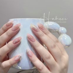 -花岐款式专研健康美甲沙龙