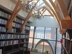 -钟书阁(松江泰晤士小镇店)