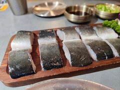 -围炉肉舍•炭烤活鳗•丹东海鲜烤肉(步行街店)